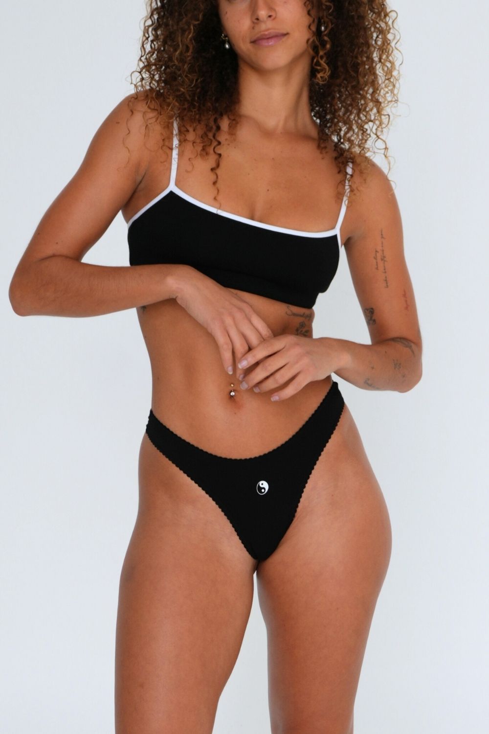 Women’s natural fibre thong g-string bamboo black with print high leg cut and picot trim elastic